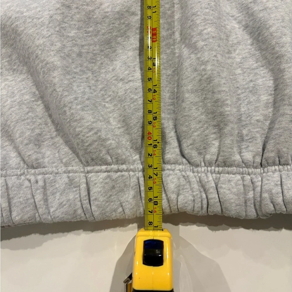 🔥4/$20 Adidas Light Gray Women's Cropped Sweatshirt - Picture 6 of 8